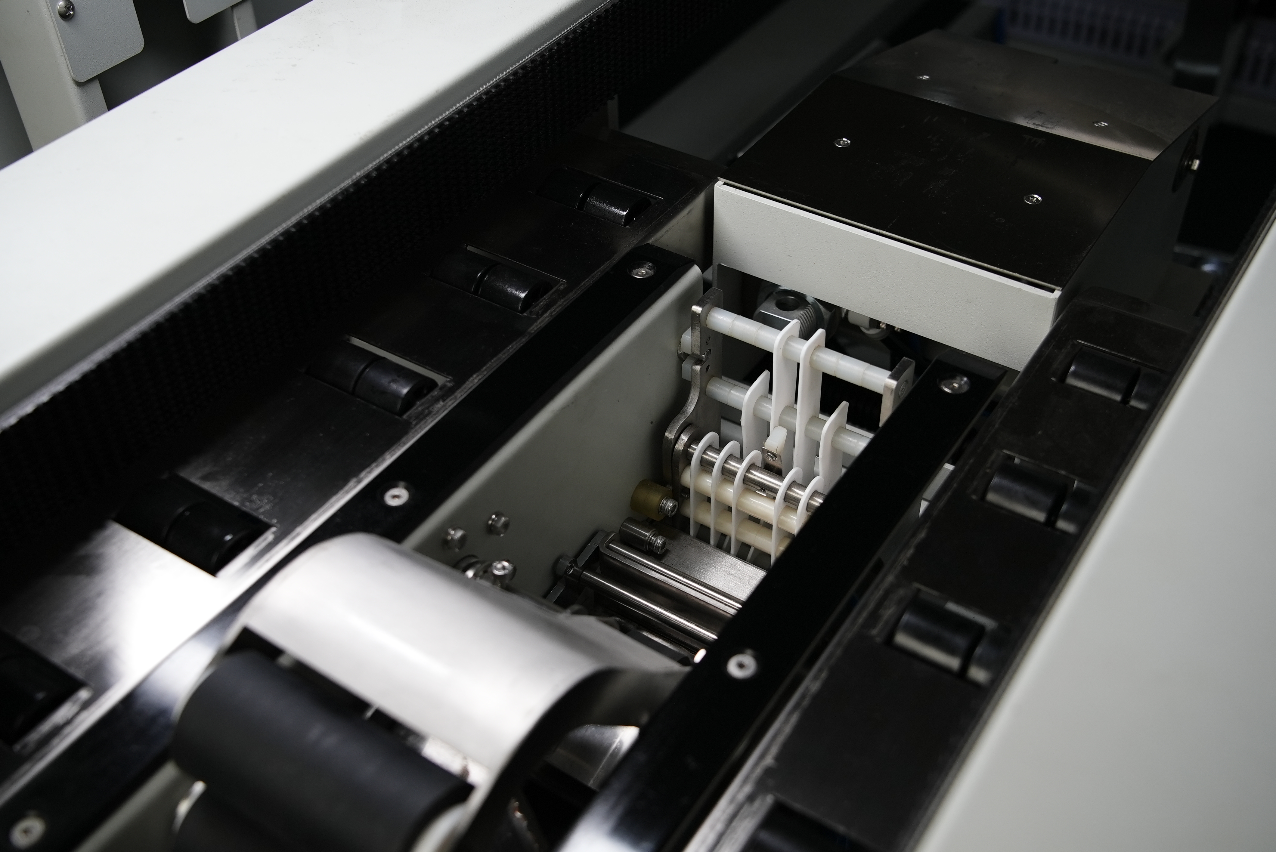 دستگاه نصب جعبه جعبه کارتن اتوماتیک Hulian با آب بندی ته کاغذ کرافت فعال شده با آب HCE-544W-L 